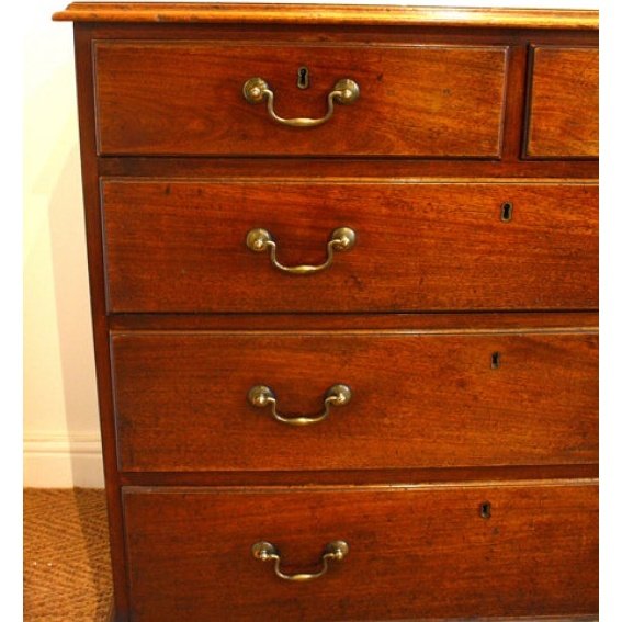 George III mahogany chest of drawers