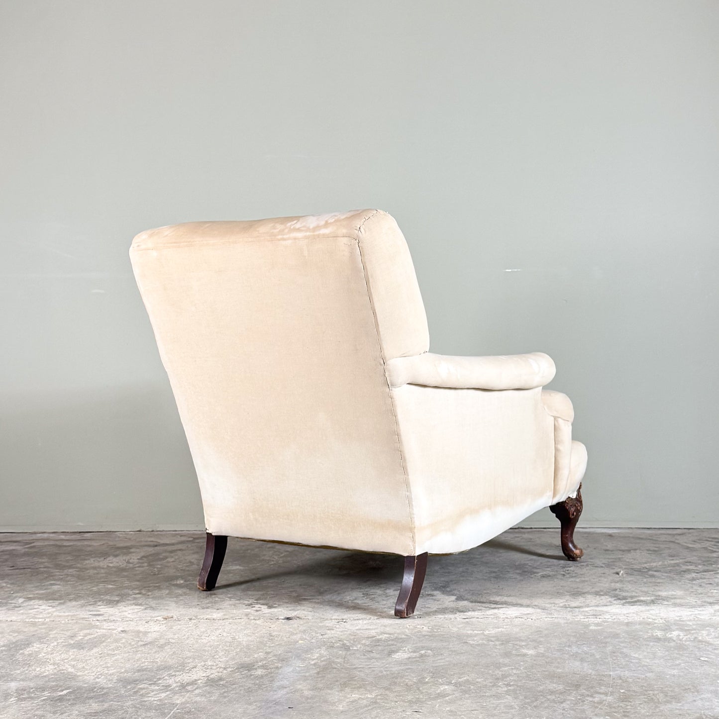 C1185 Cabriole Leg Armchair