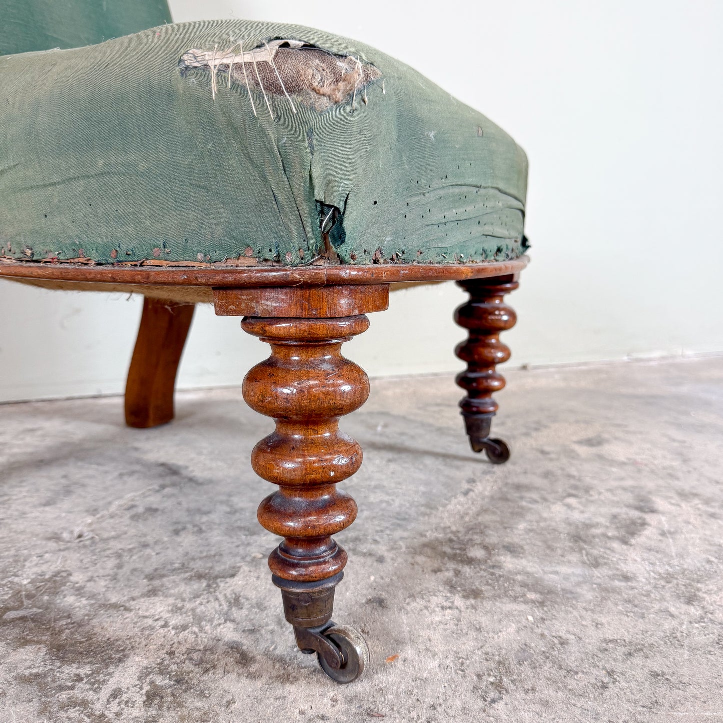 C1257 Bobbin Leg Slipper Chair