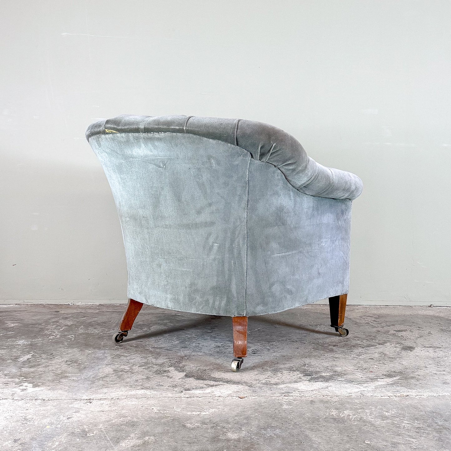 C1158 English Tub Chair