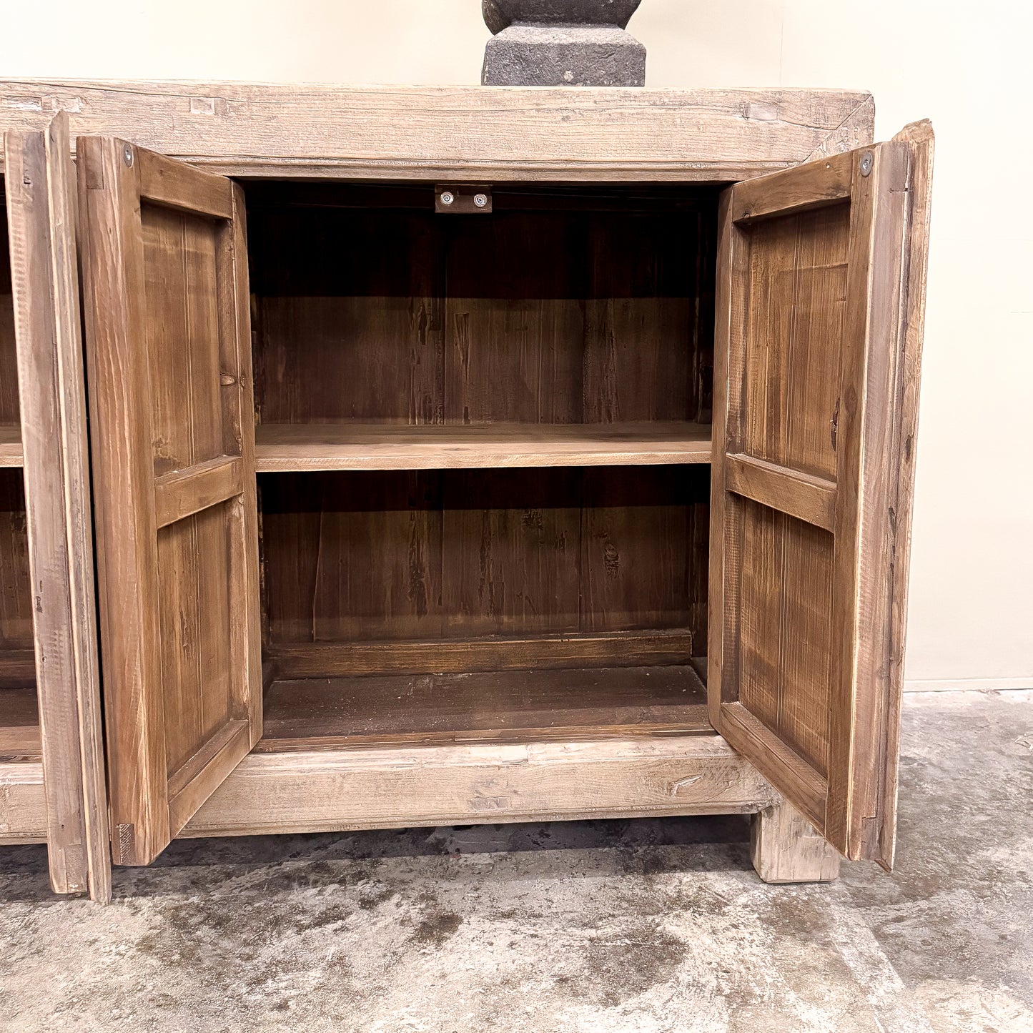 1259 Grand Scale Freestanding Sideboard