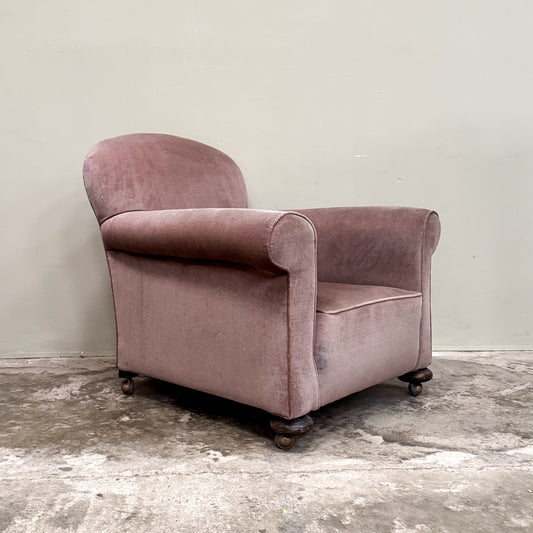 C016a 1930s Arnchair