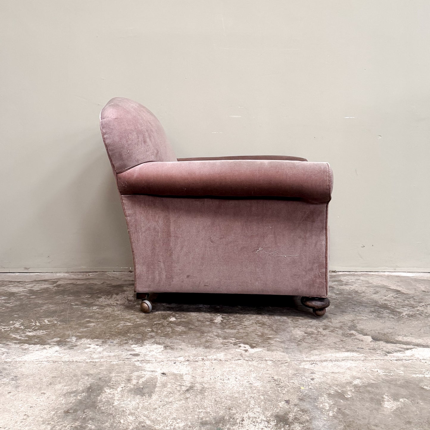 C016a 1930s Arnchair