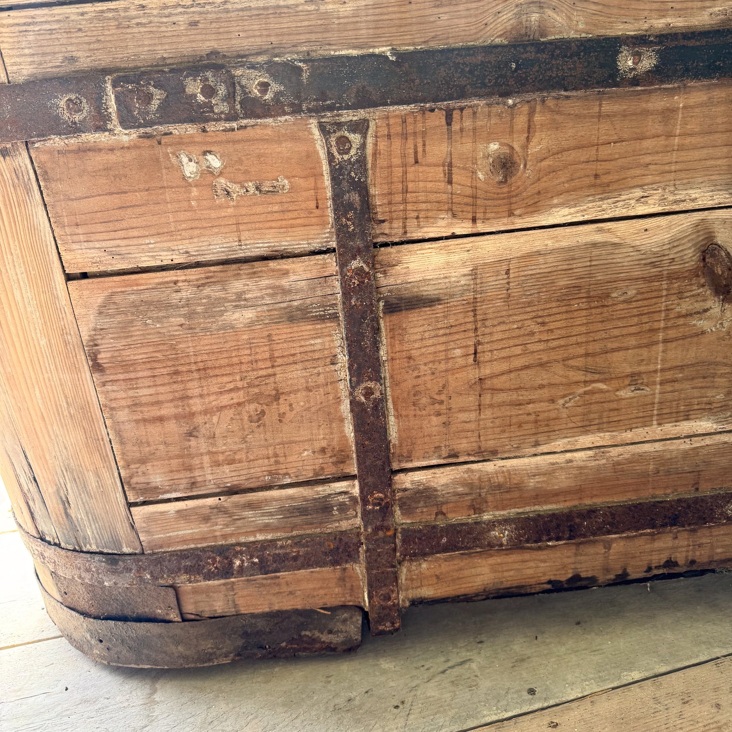 1211 19th Century Zinc Lined Slipper Bath