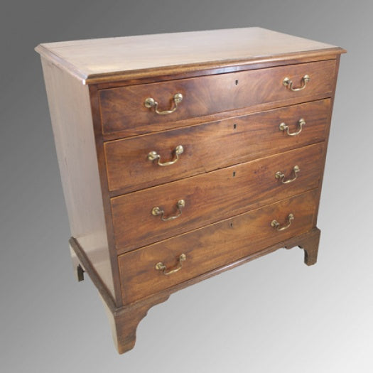 Very pretty mahogany chest of drawers