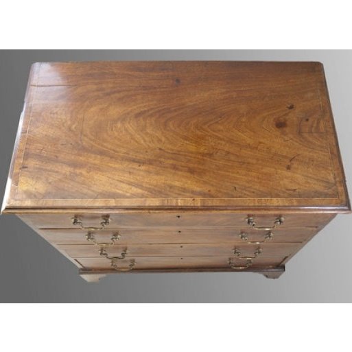 Very pretty mahogany chest of drawers