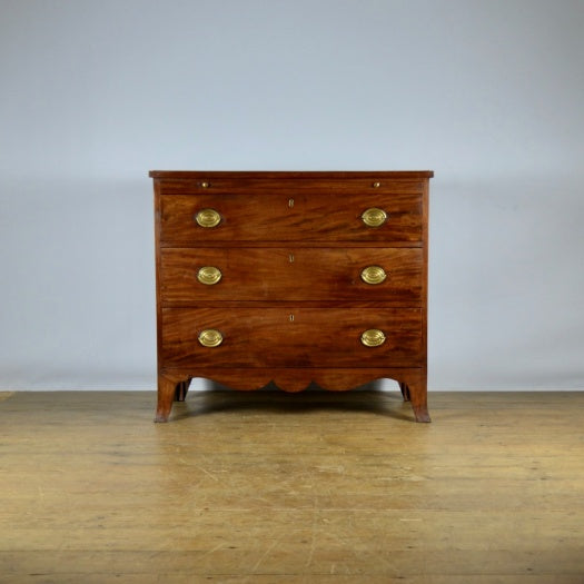 Pretty Mahogany Chest of Drawers