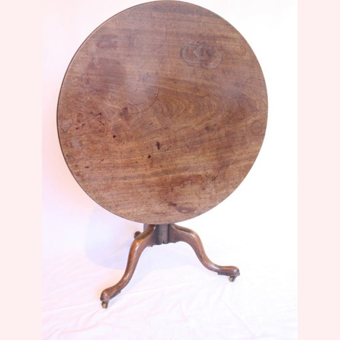 Very good quality Georgian mahogany tilt top tripod table