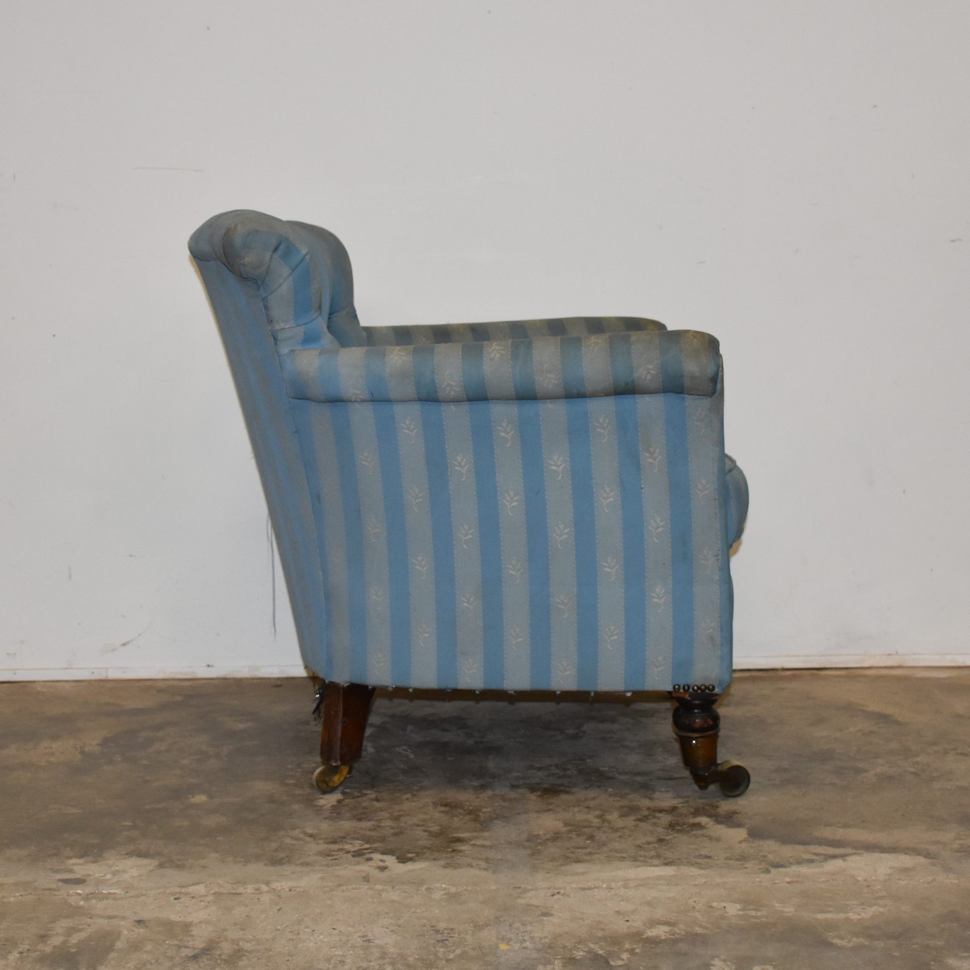 Woodstock Style Armchair