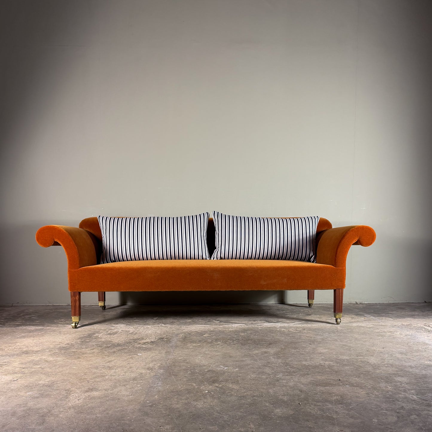 BS06 Bespoke Sofa No 6
