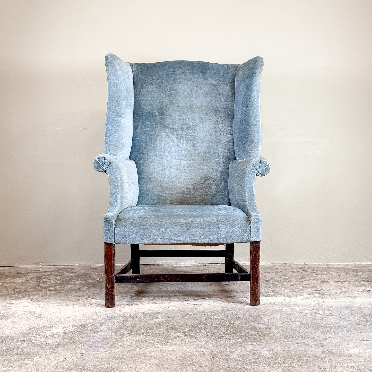 C1314 Georgian Mahogany Wing Chair