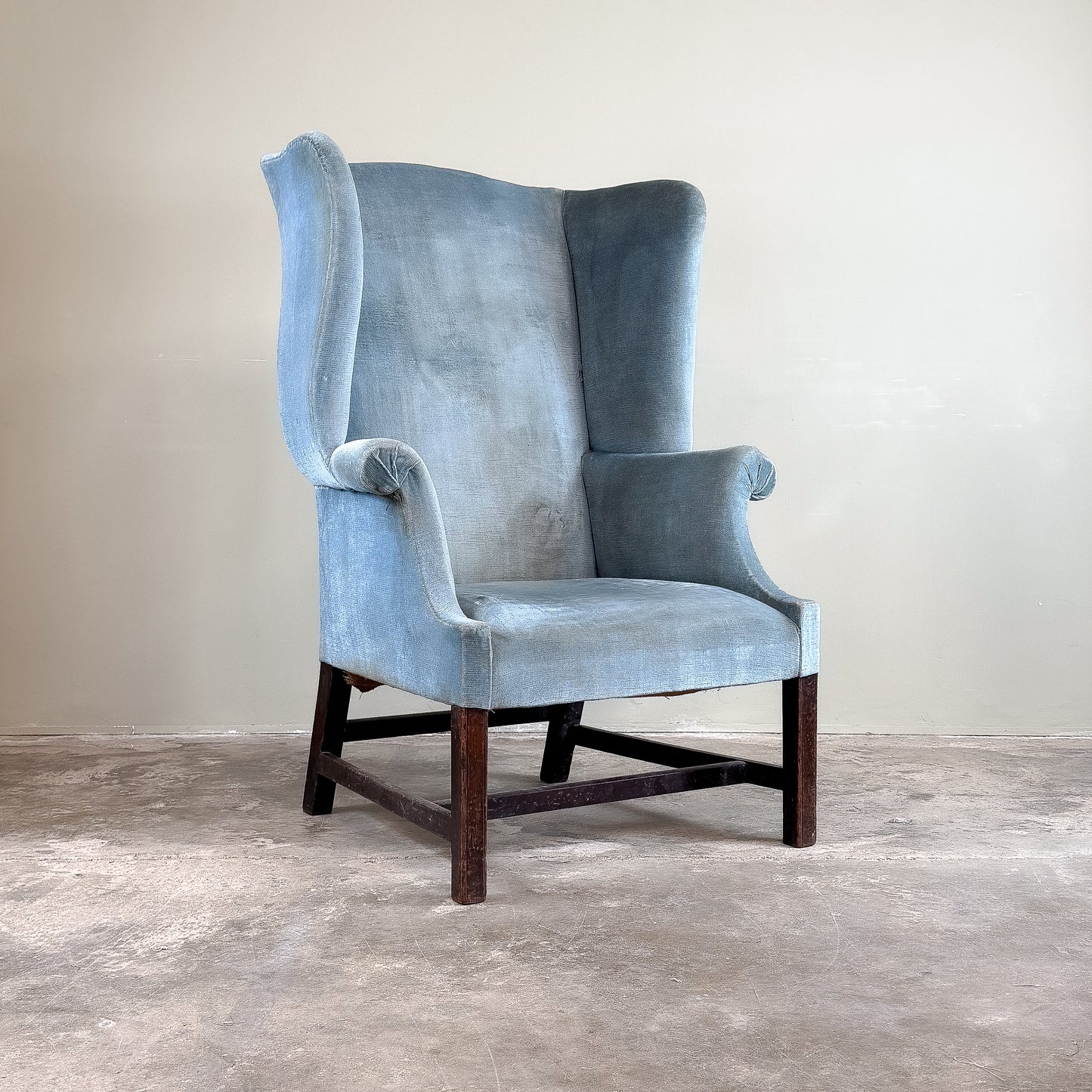 C1314 Georgian Mahogany Wing Chair