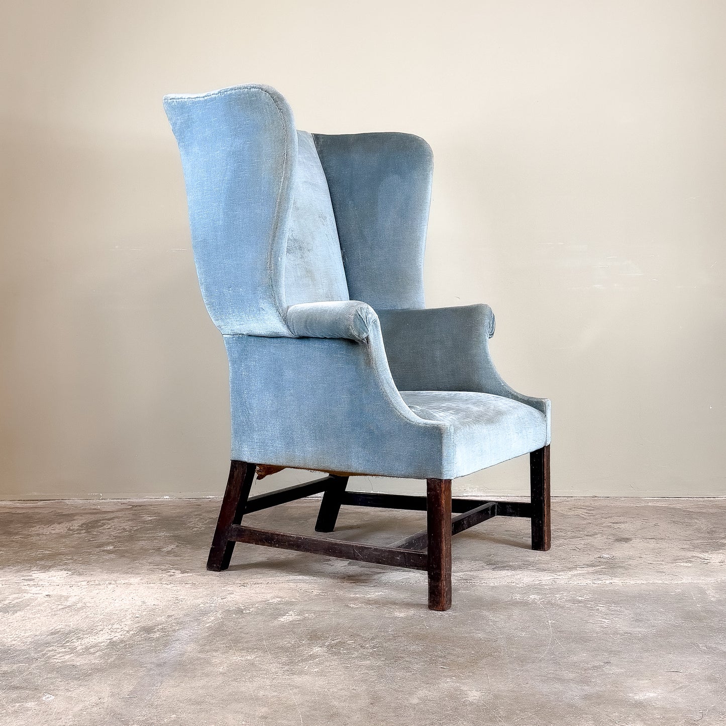 C1314 Georgian Mahogany Wing Chair