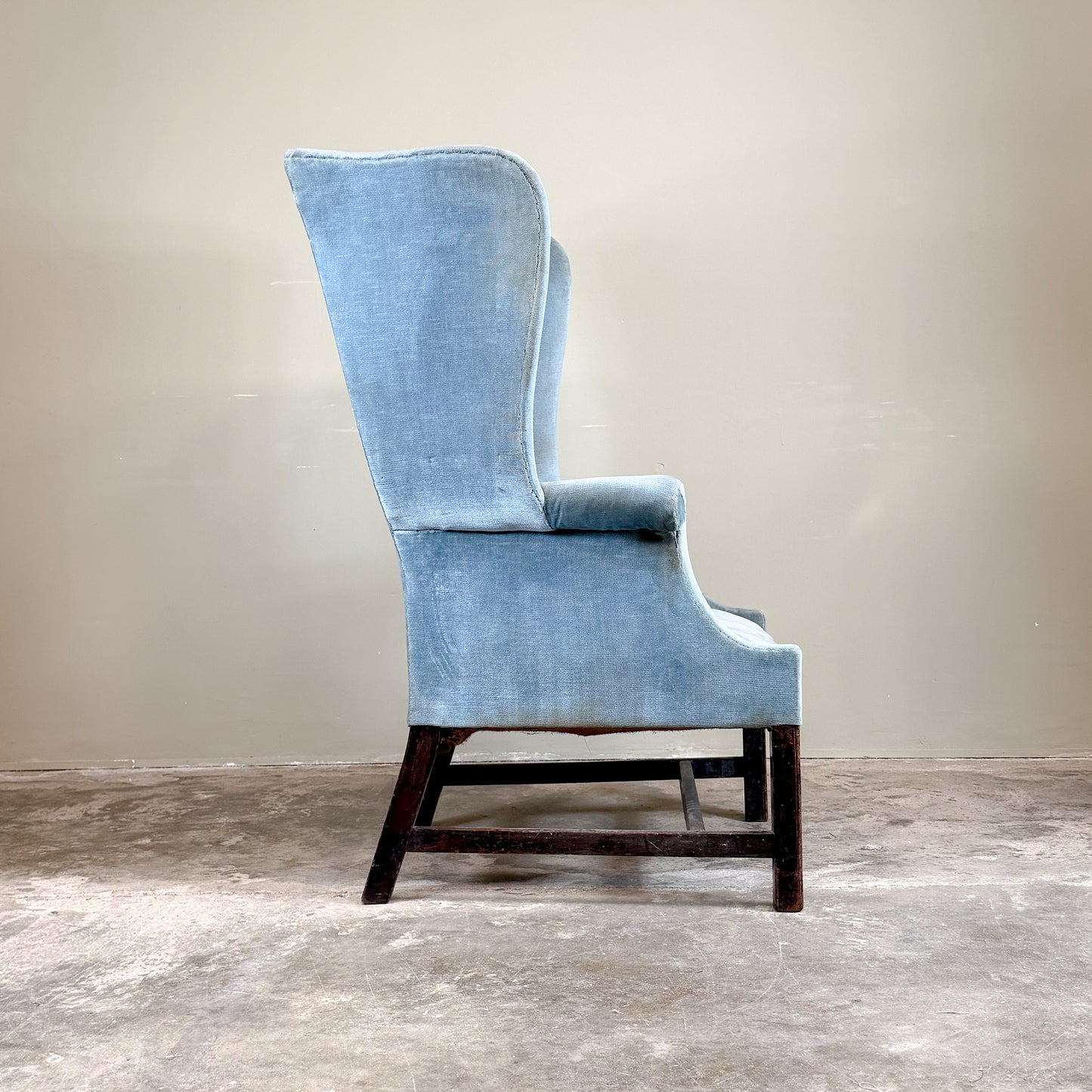 C1314 Georgian Mahogany Wing Chair