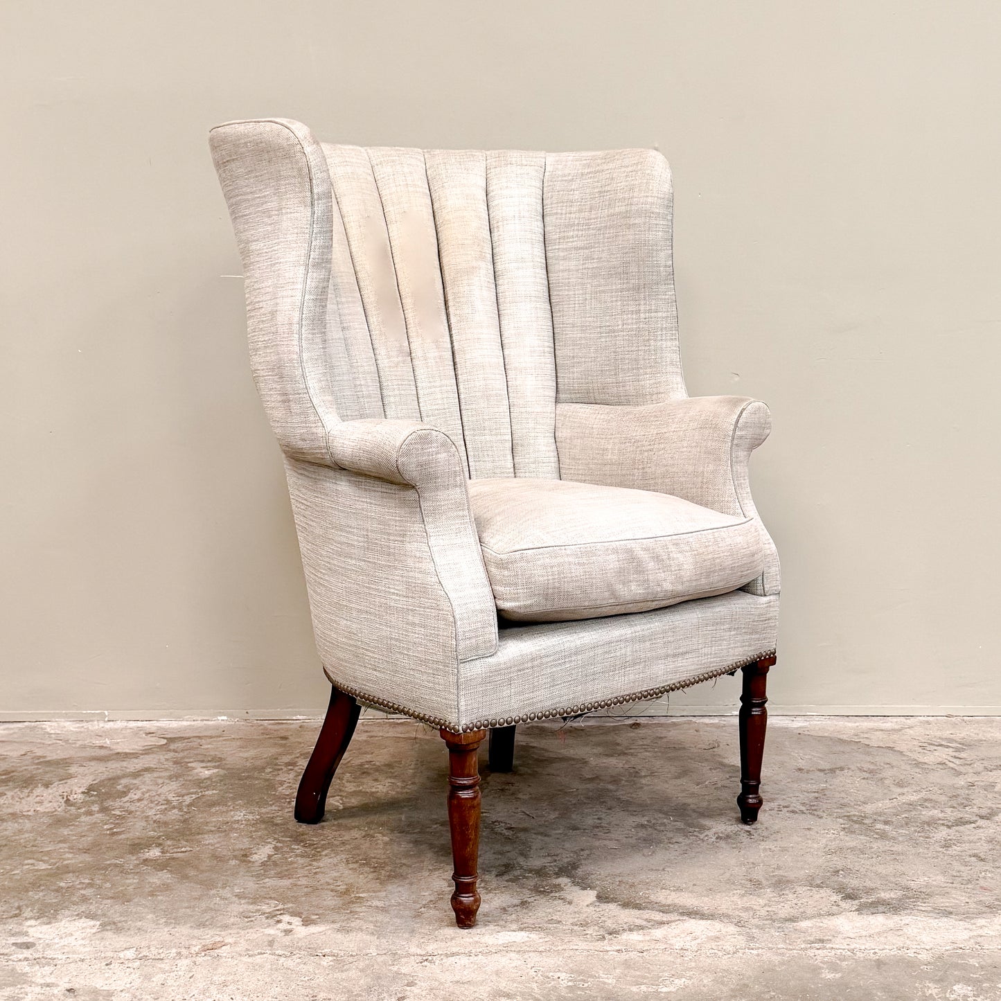C3146 Mahogany Barrel Back Chair