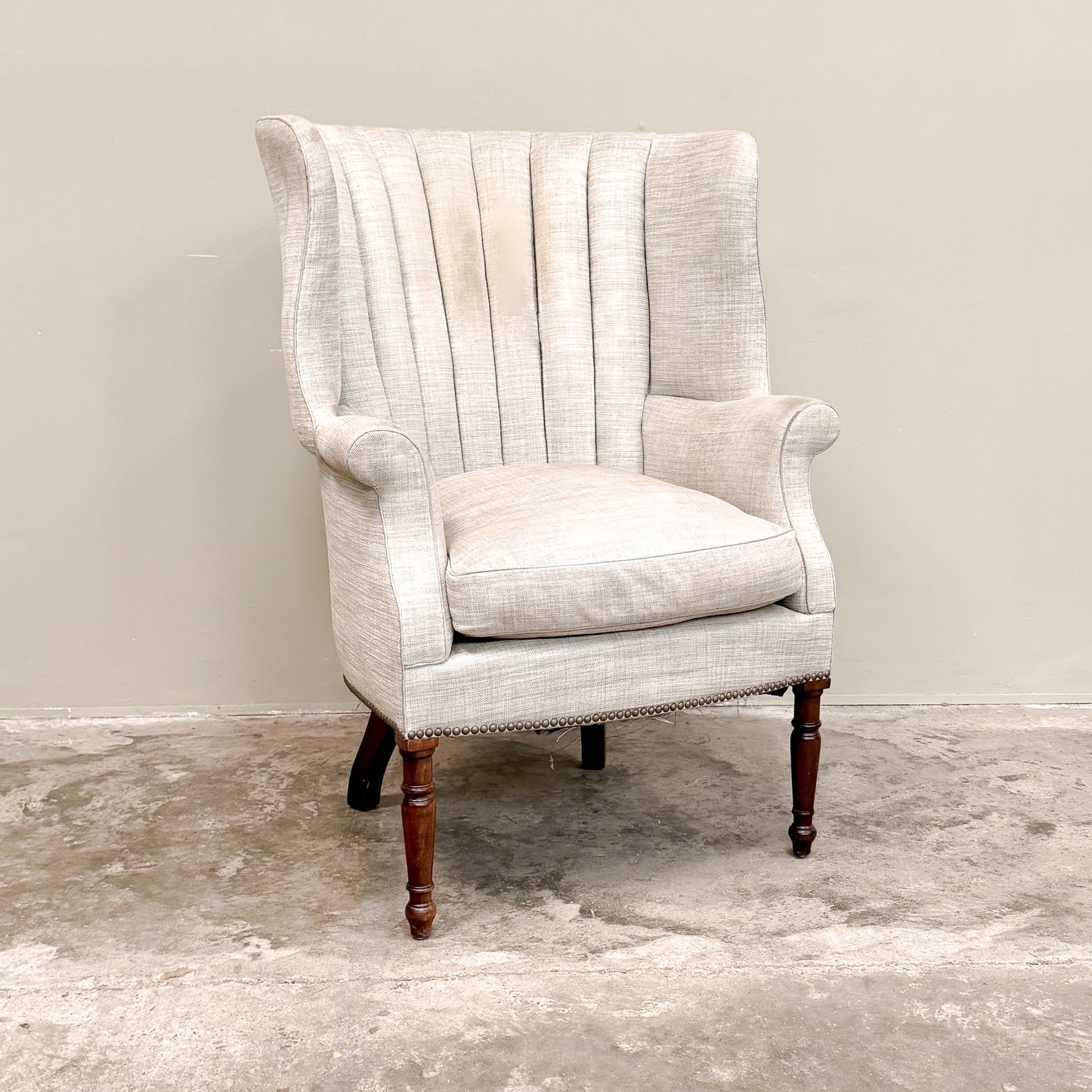 C3146 Mahogany Barrel Back Chair