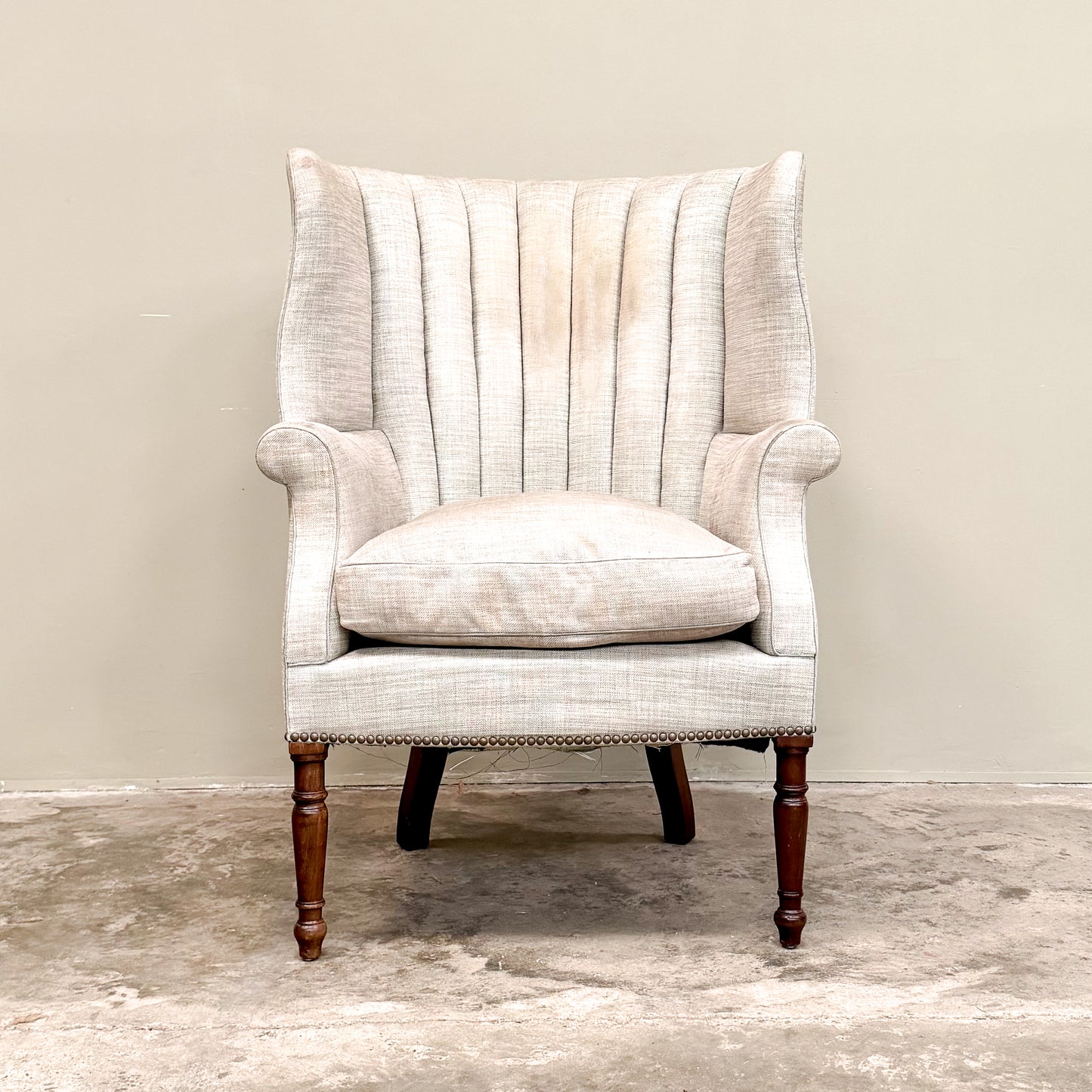 C3146 Mahogany Barrel Back Chair
