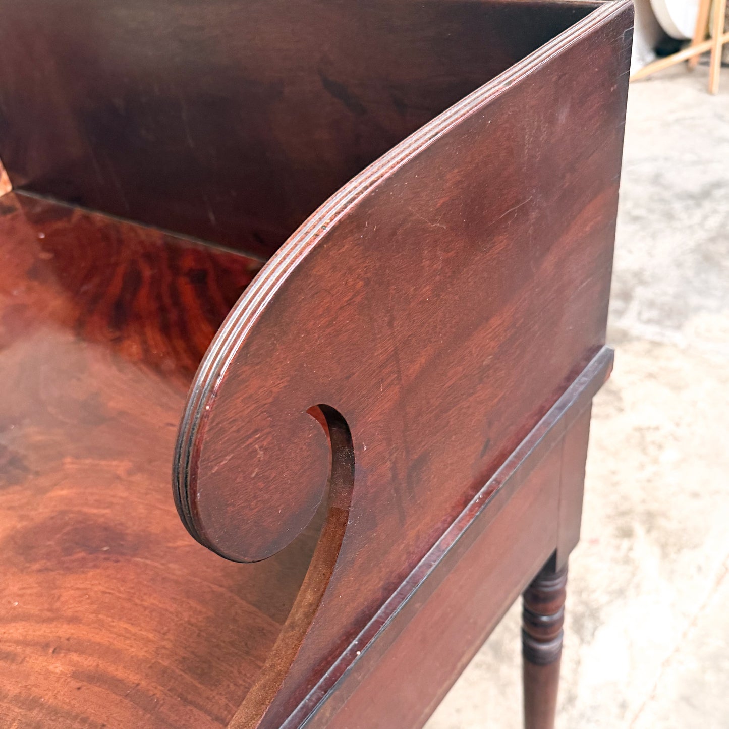 0123 Regency Mahogany Washstand