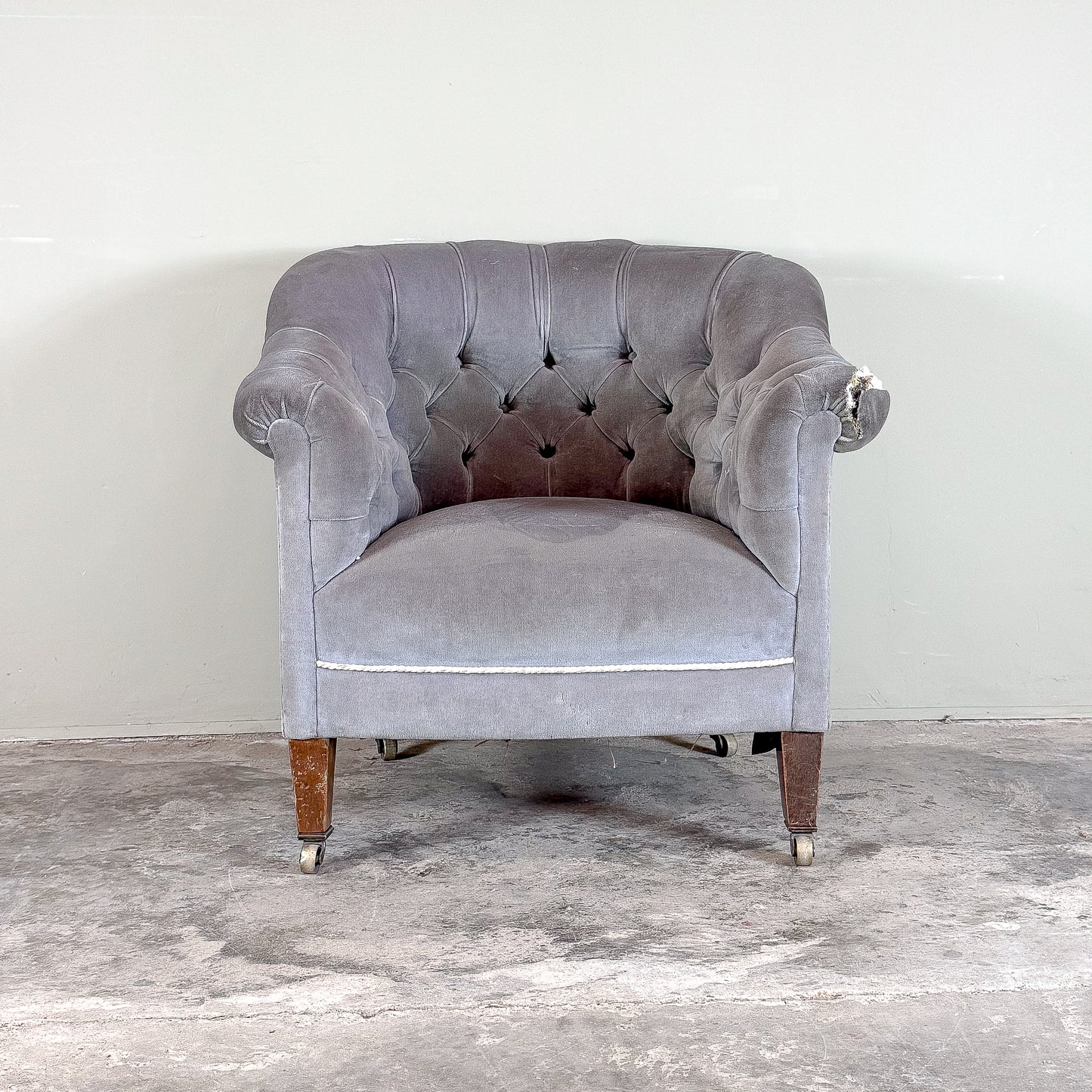 C1158 English Tub Chair