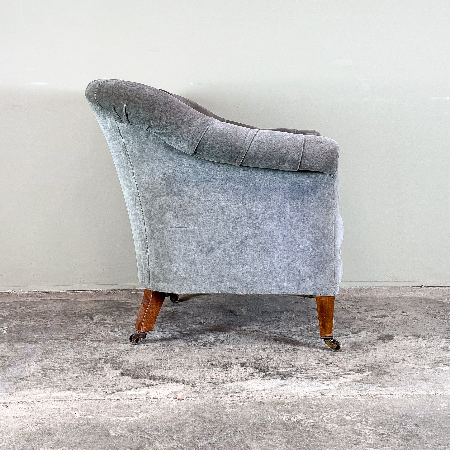 C1158 English Tub Chair