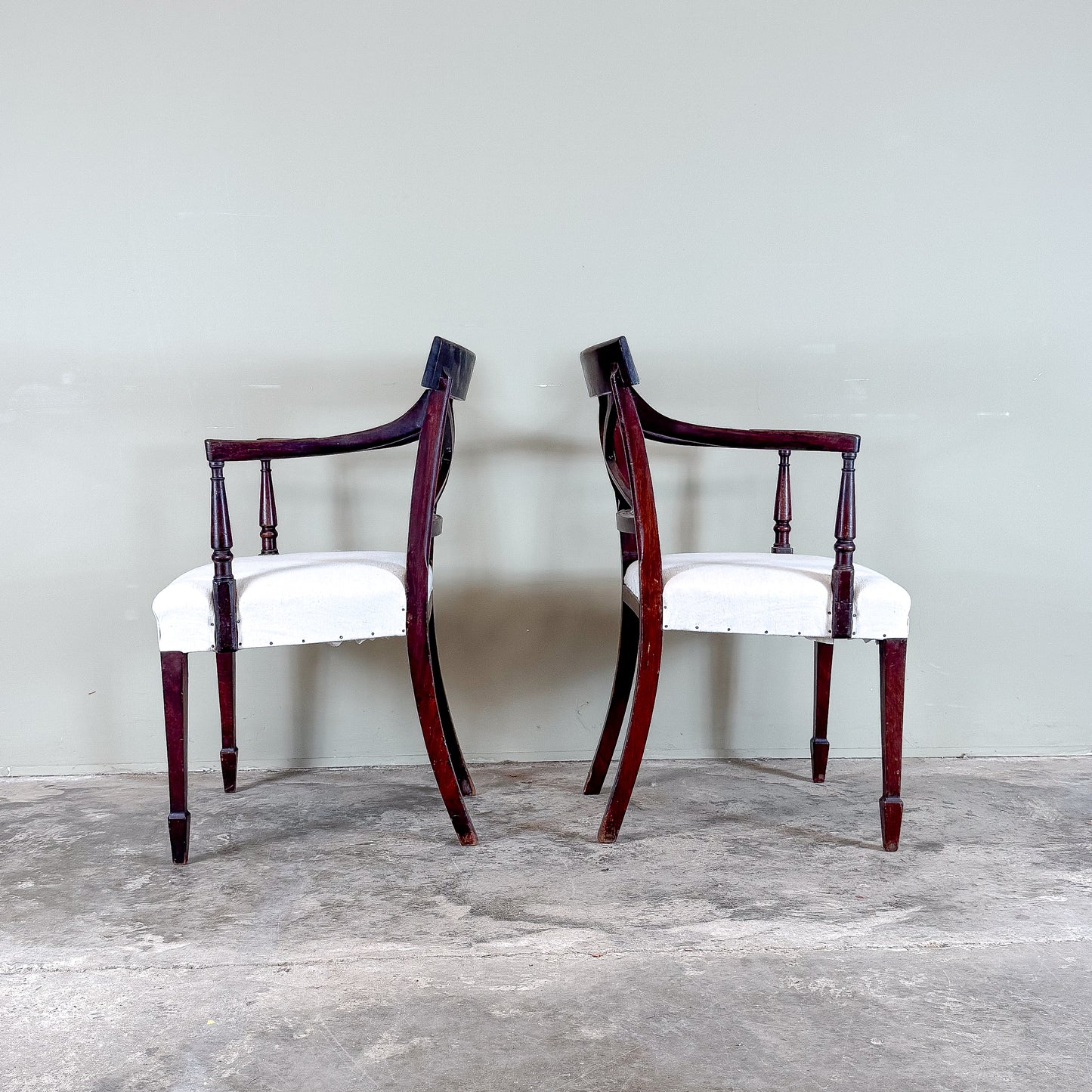 M085  Set of Six Sheraton Design Dining Chairs
