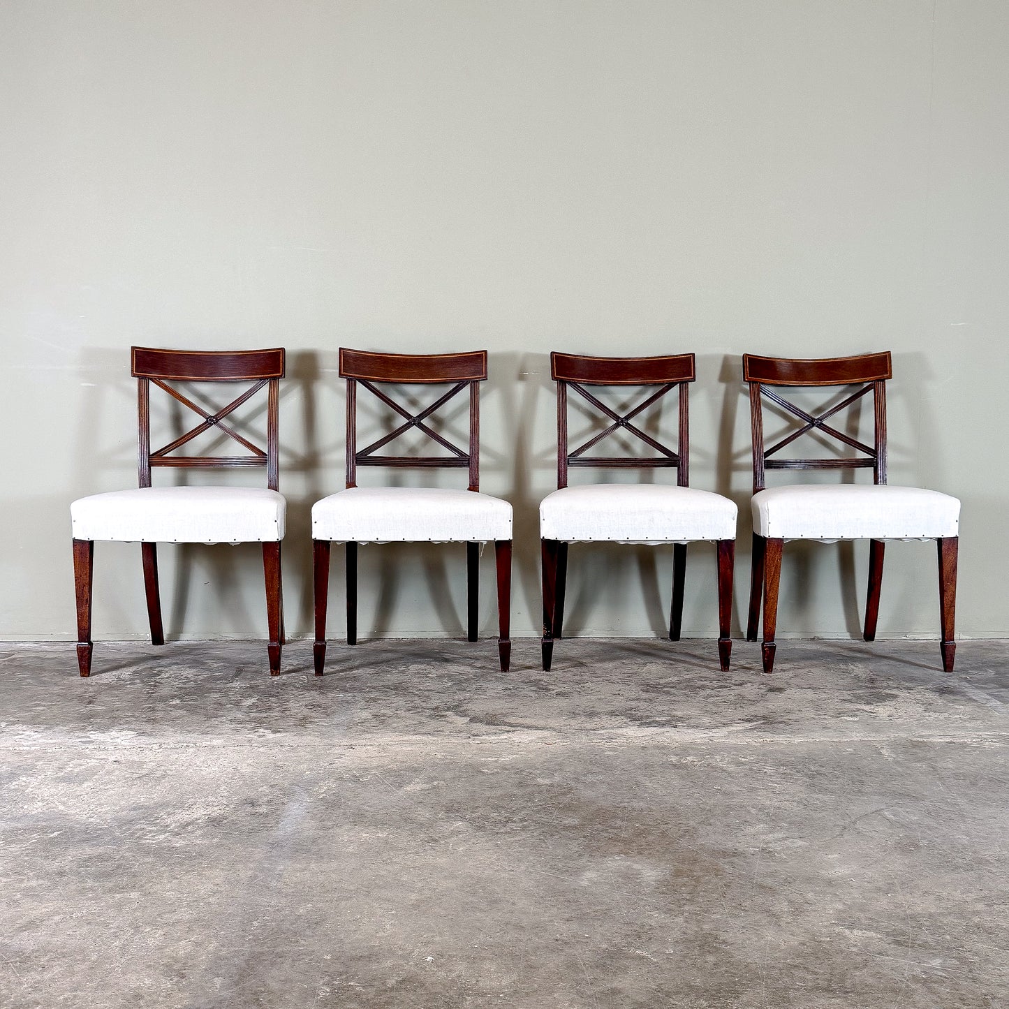 M085  Set of Six Sheraton Design Dining Chairs