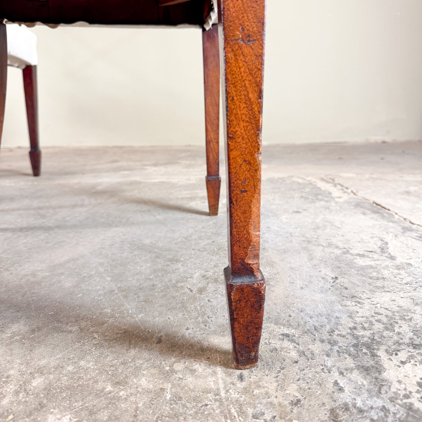 M085  Set of Six Sheraton Design Dining Chairs