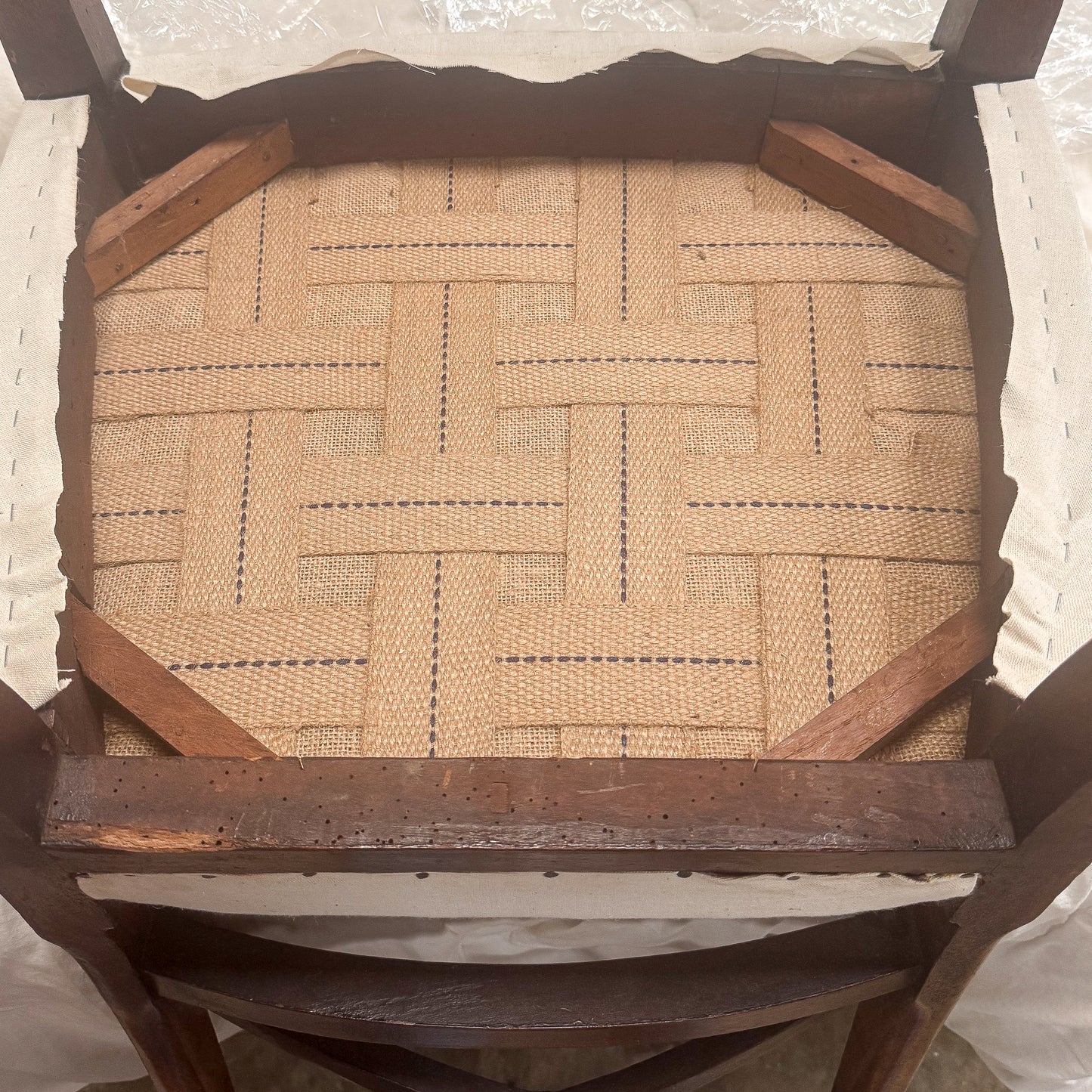 M085  Set of Six Sheraton Design Dining Chairs