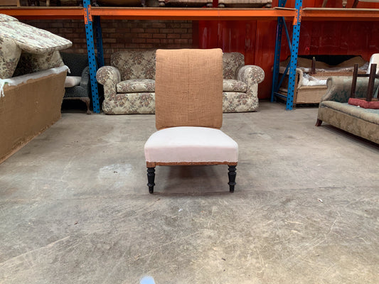 W08 Large French Slipper Chair