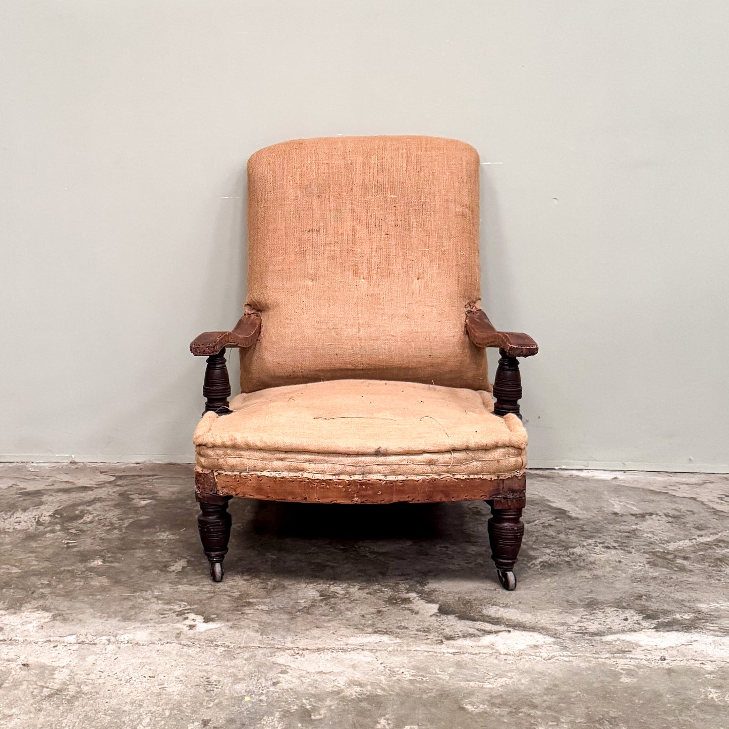 C004s Open Arm Library Chair