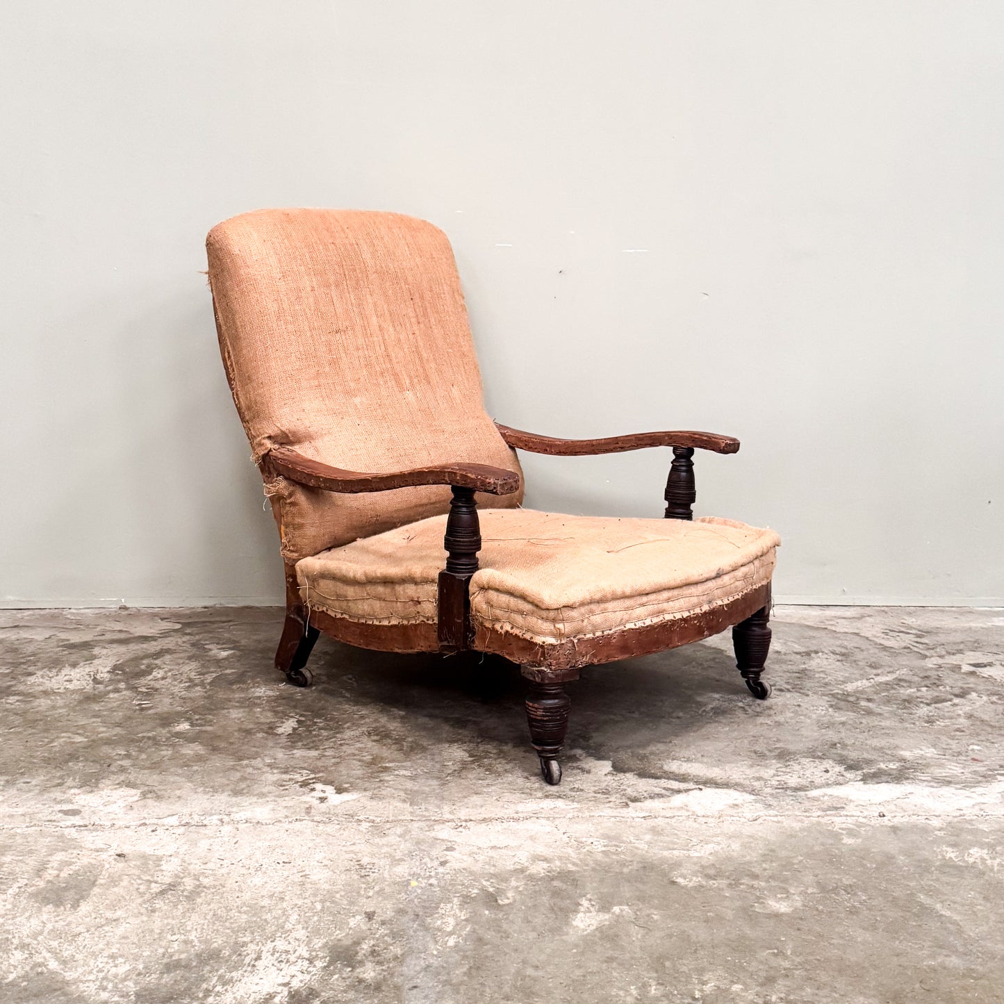 C004s Open Arm Library Chair