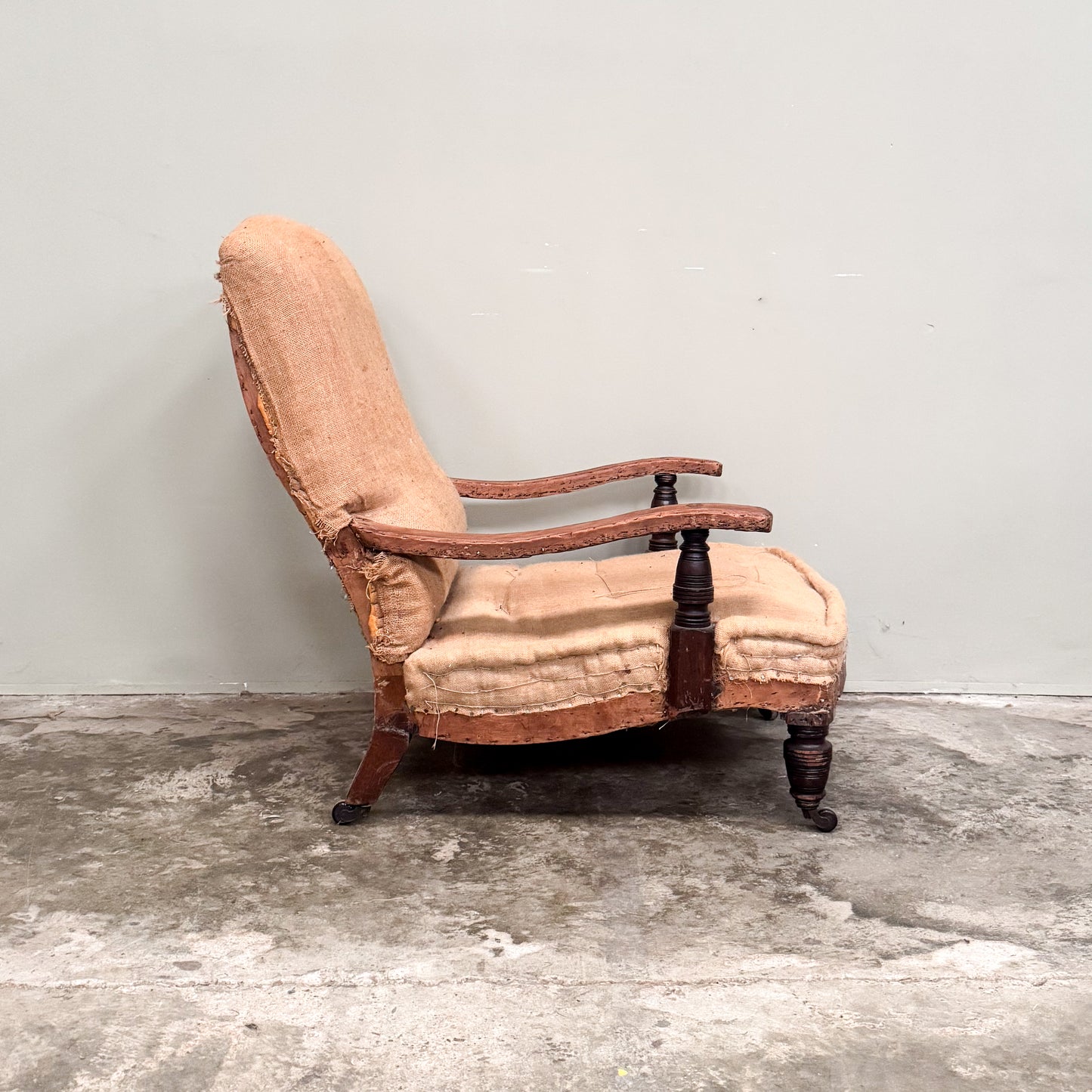 C004s Open Arm Library Chair