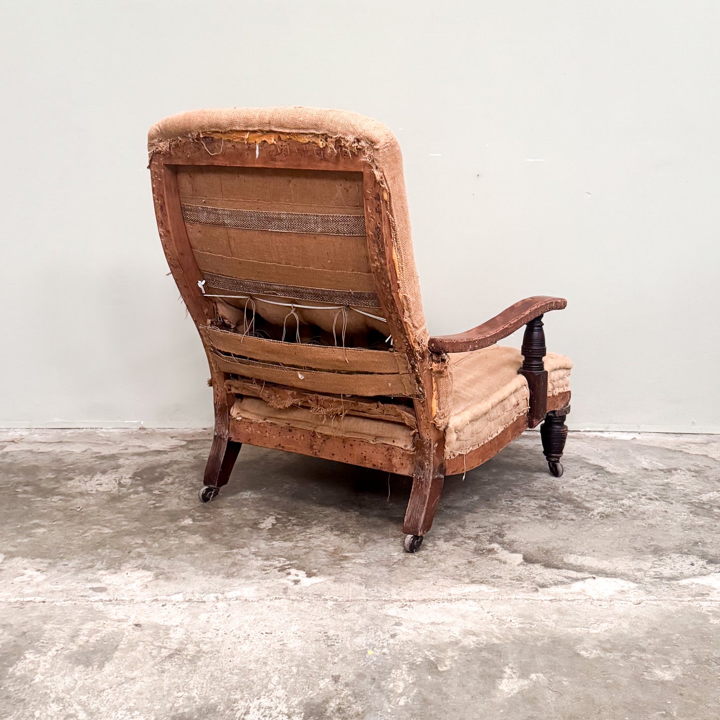 C004s Open Arm Library Chair