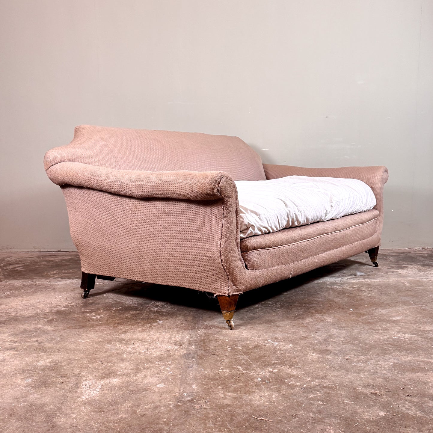 C1302 Very Deep Seated Country House Sofa