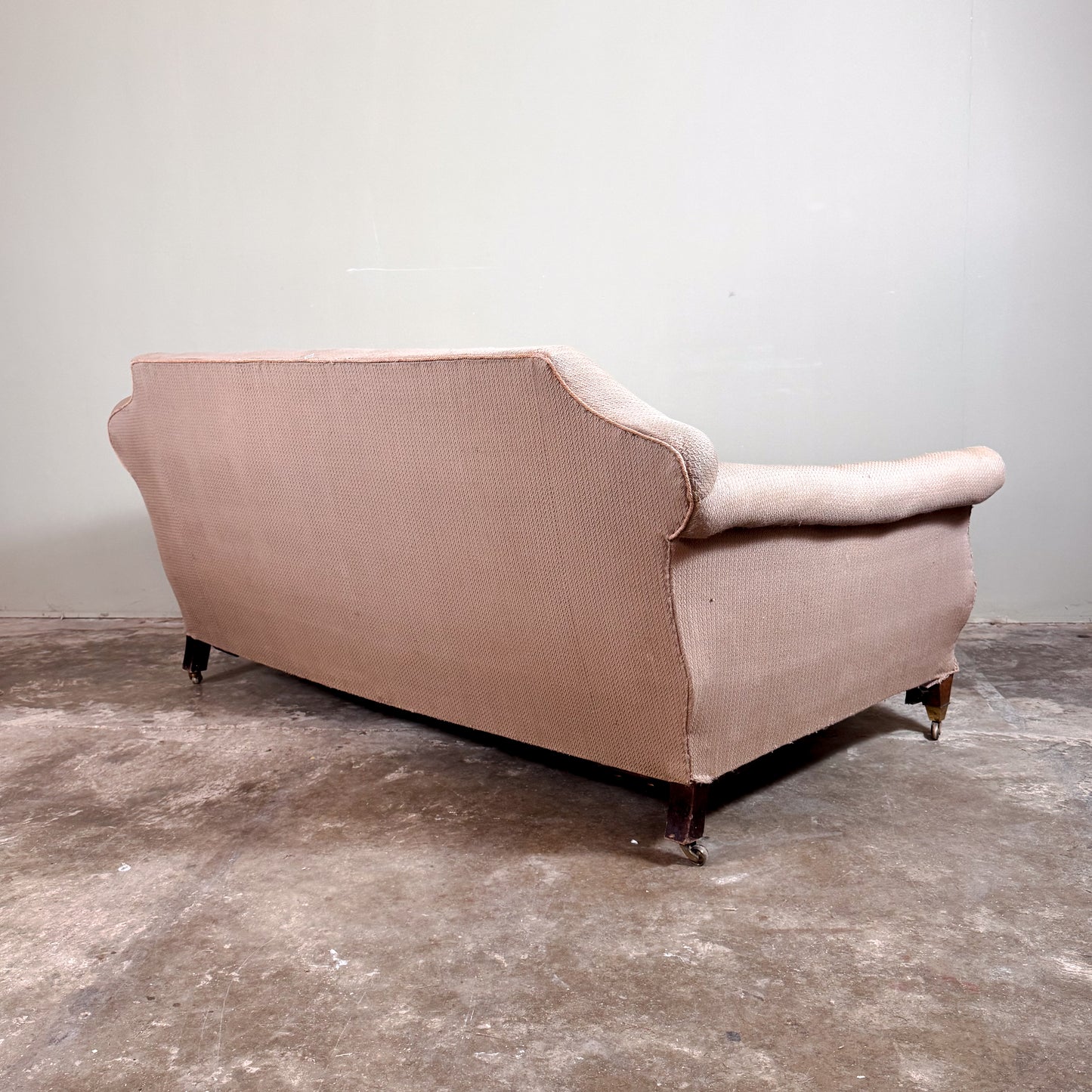 C1302 Very Deep Seated Country House Sofa