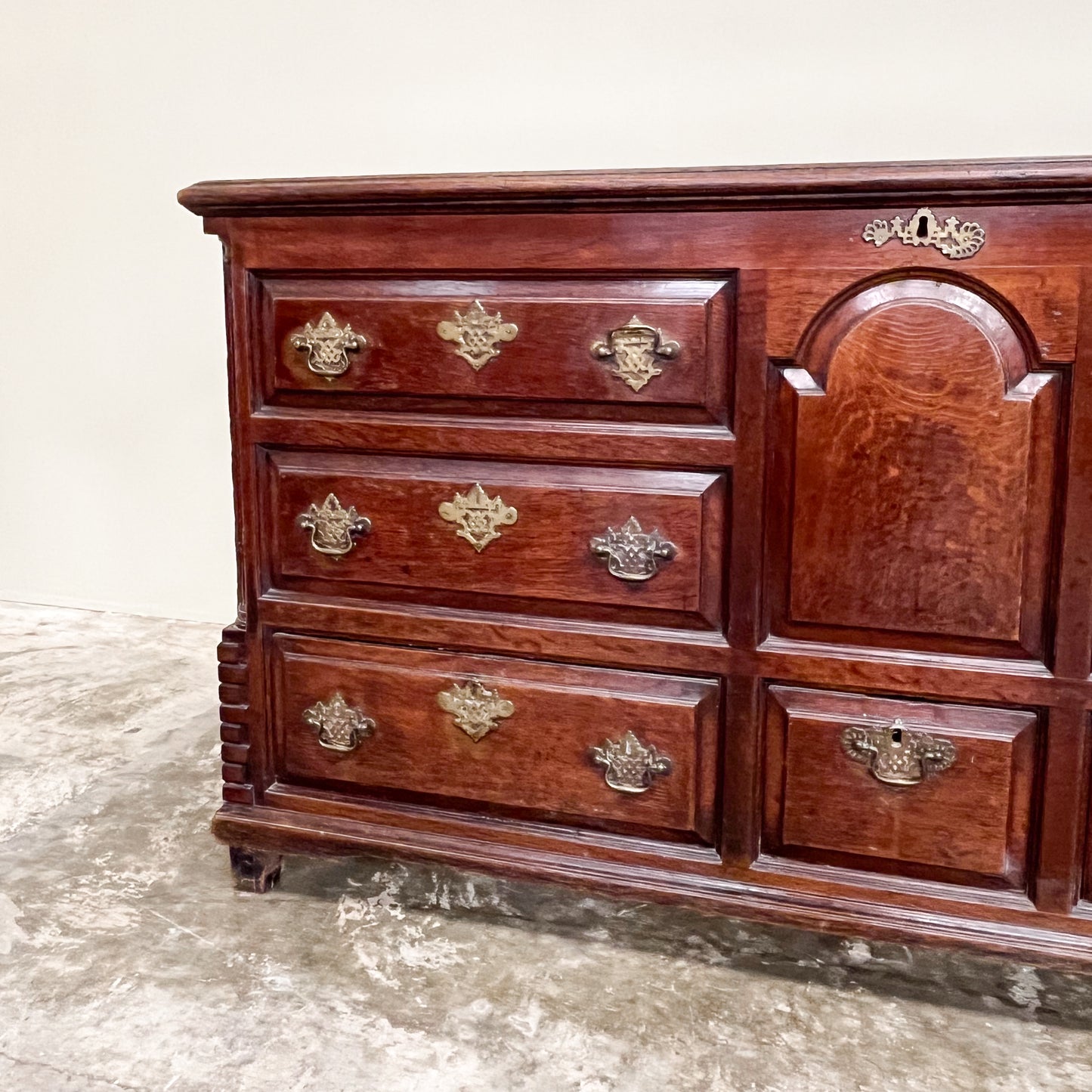 C3004 18th Century Oak Mule Chest