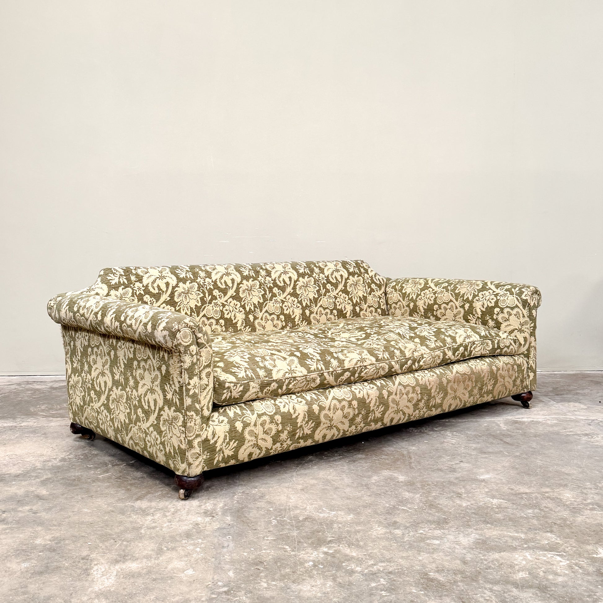 C025a 1930s Country House sofa – Claire Langley Antiques