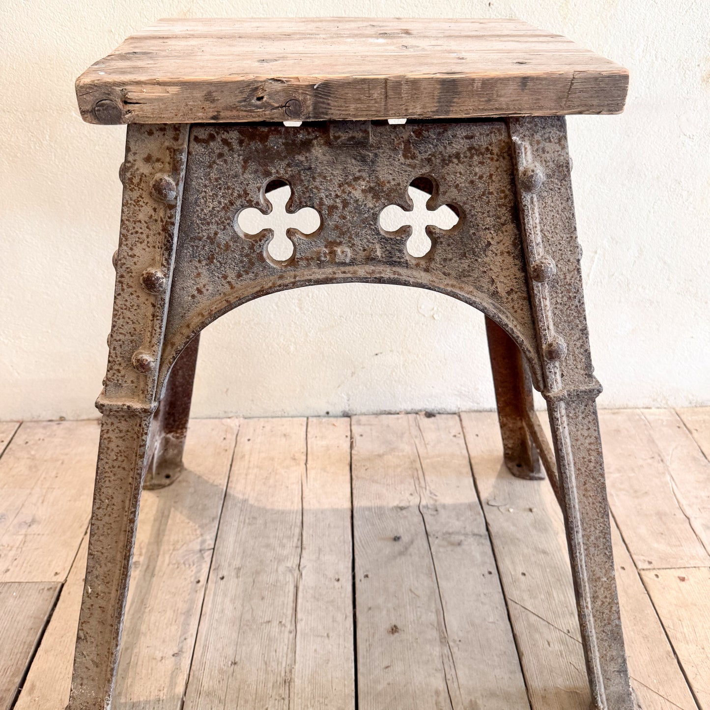 1326 Victorian Industrial Stand