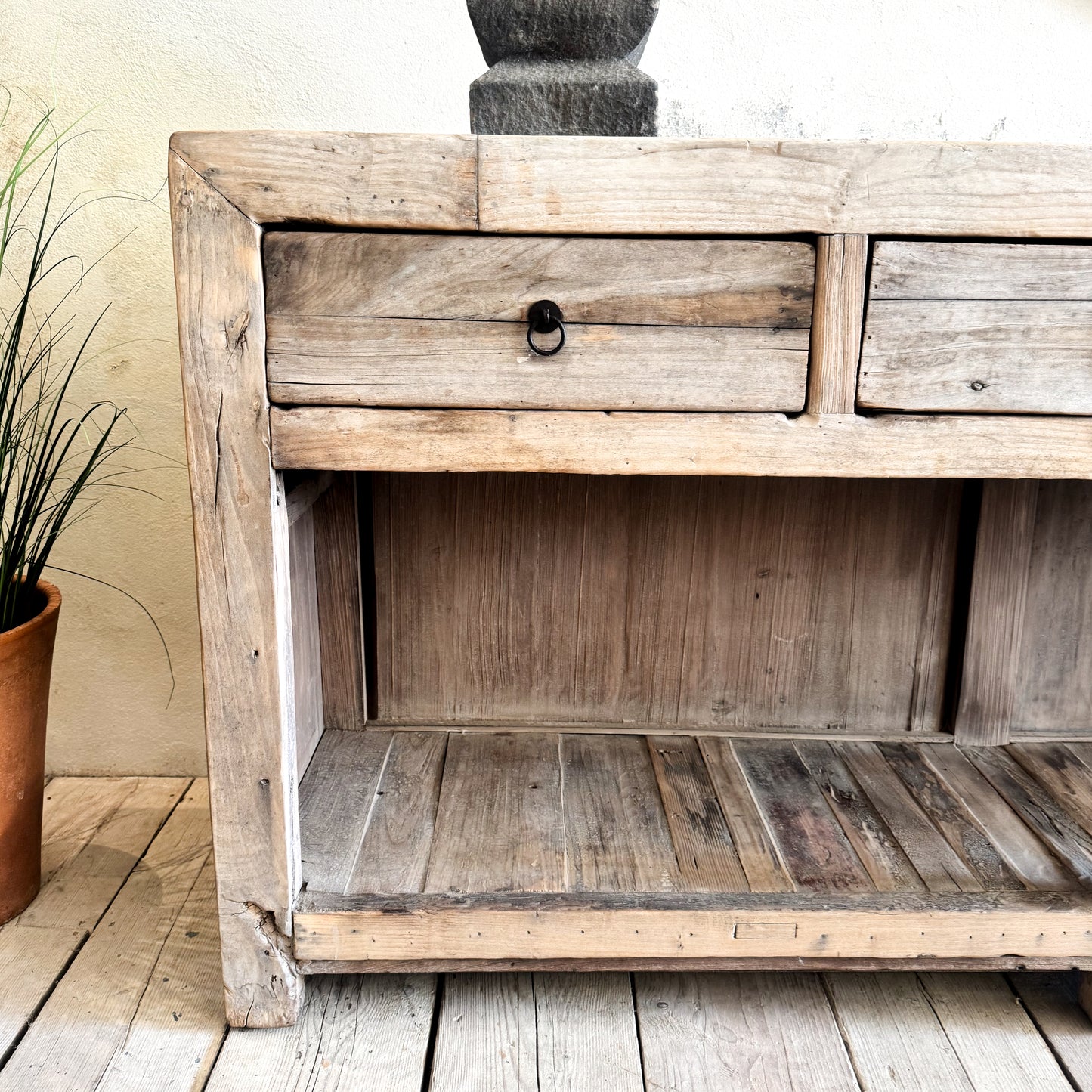 3147 Grand Scale Console / Sideboard