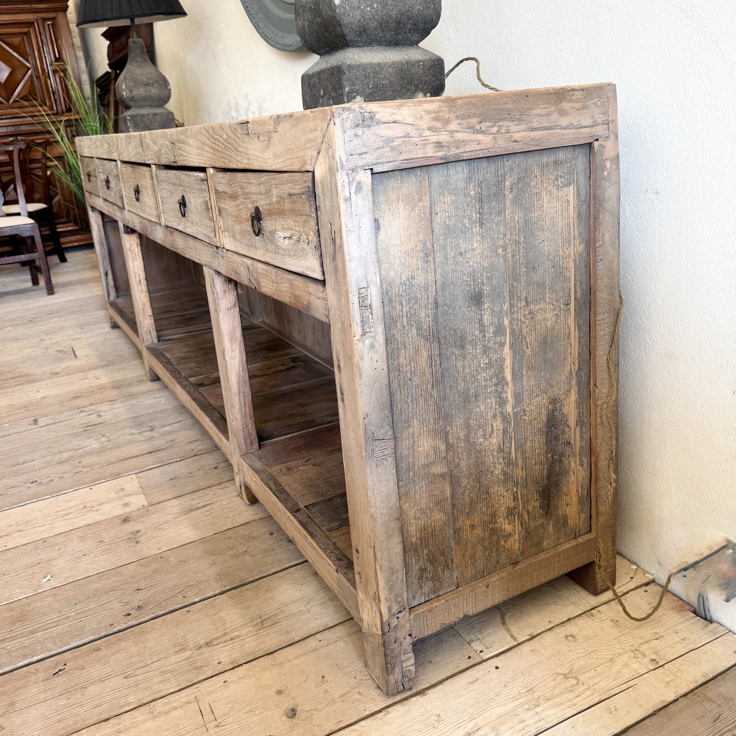 3147 Grand Scale Console / Sideboard
