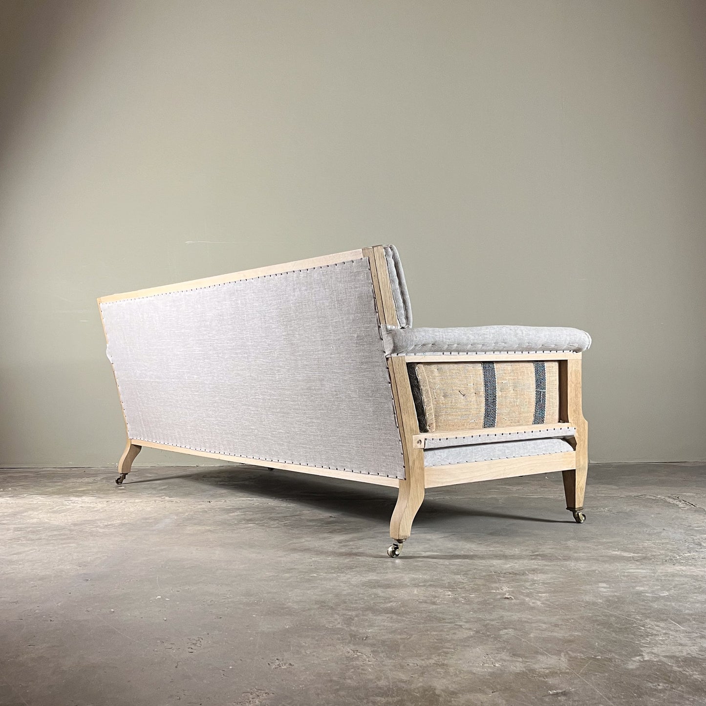 BS07 Bespoke Sofa No 7