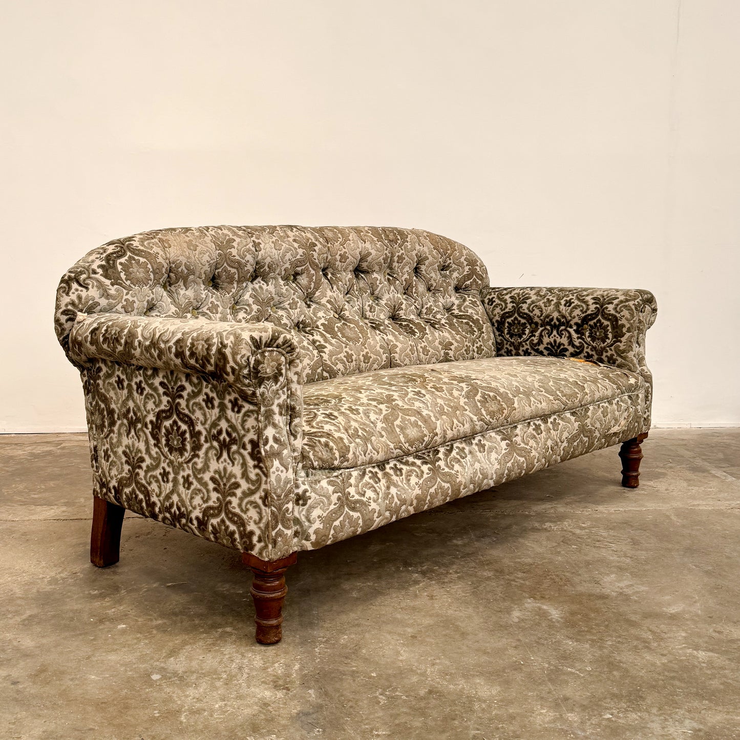 C0400 19th Century English Sofa