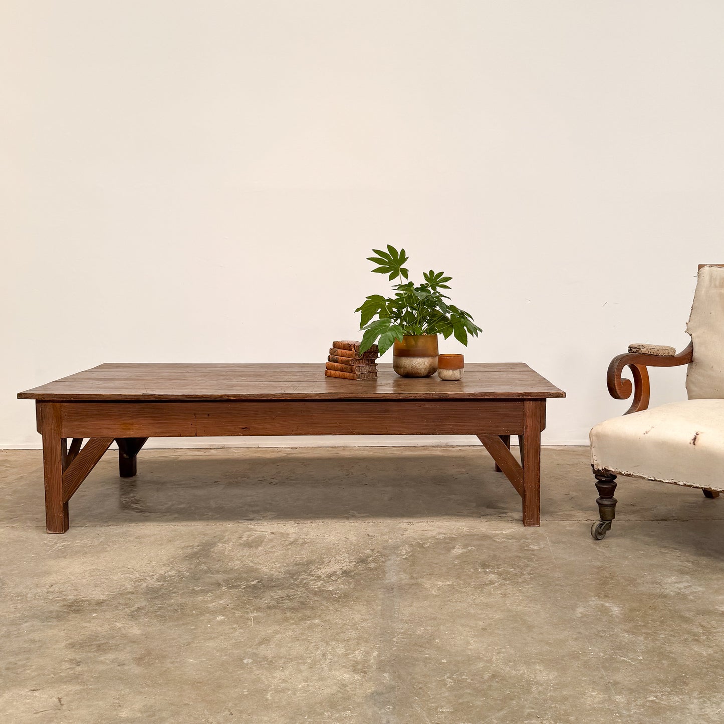 1061 Coffee Table