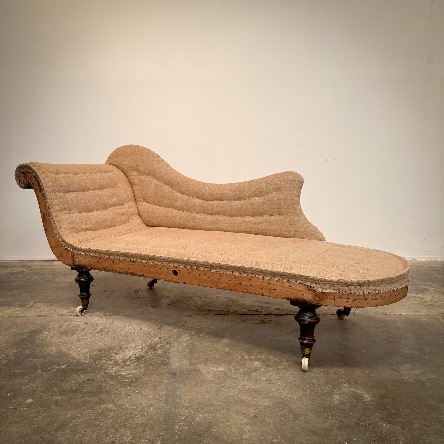 M078 19th Century English Chaise Longue