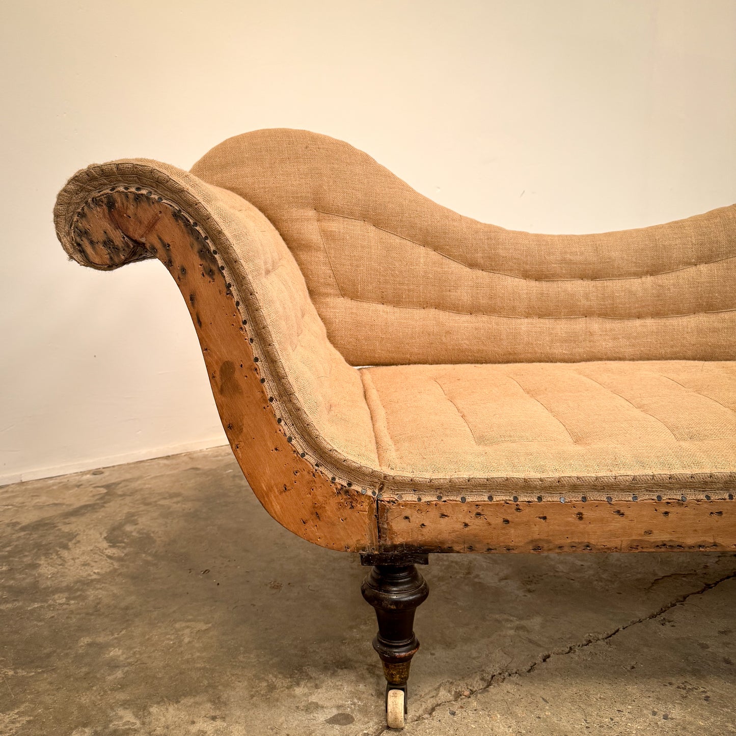 M078 19th Century English Chaise Longue