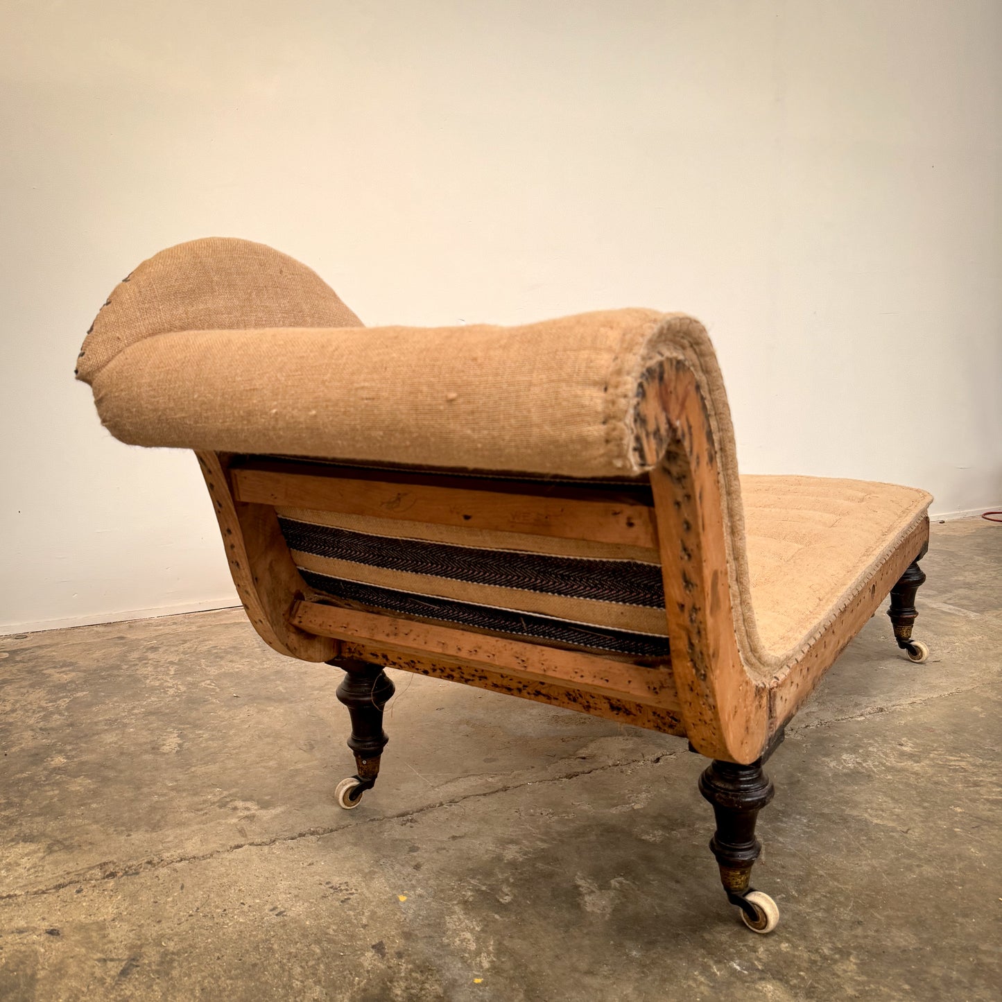 M078 19th Century English Chaise Longue