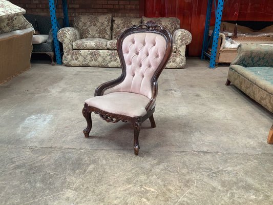 W14 Victorian Button Back Bedroom Chair